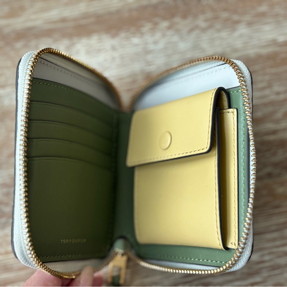 RARE - Tory Birch T Monogram High Frequency Wallet - Picture 6 of 7